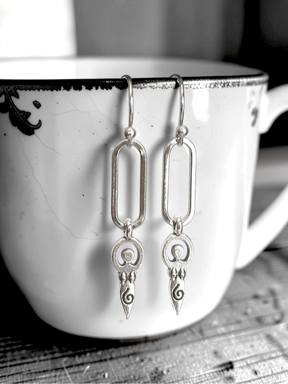 5 For $25💫Silver Paper Clip Fertility Goddess Dangle Drop Earrings